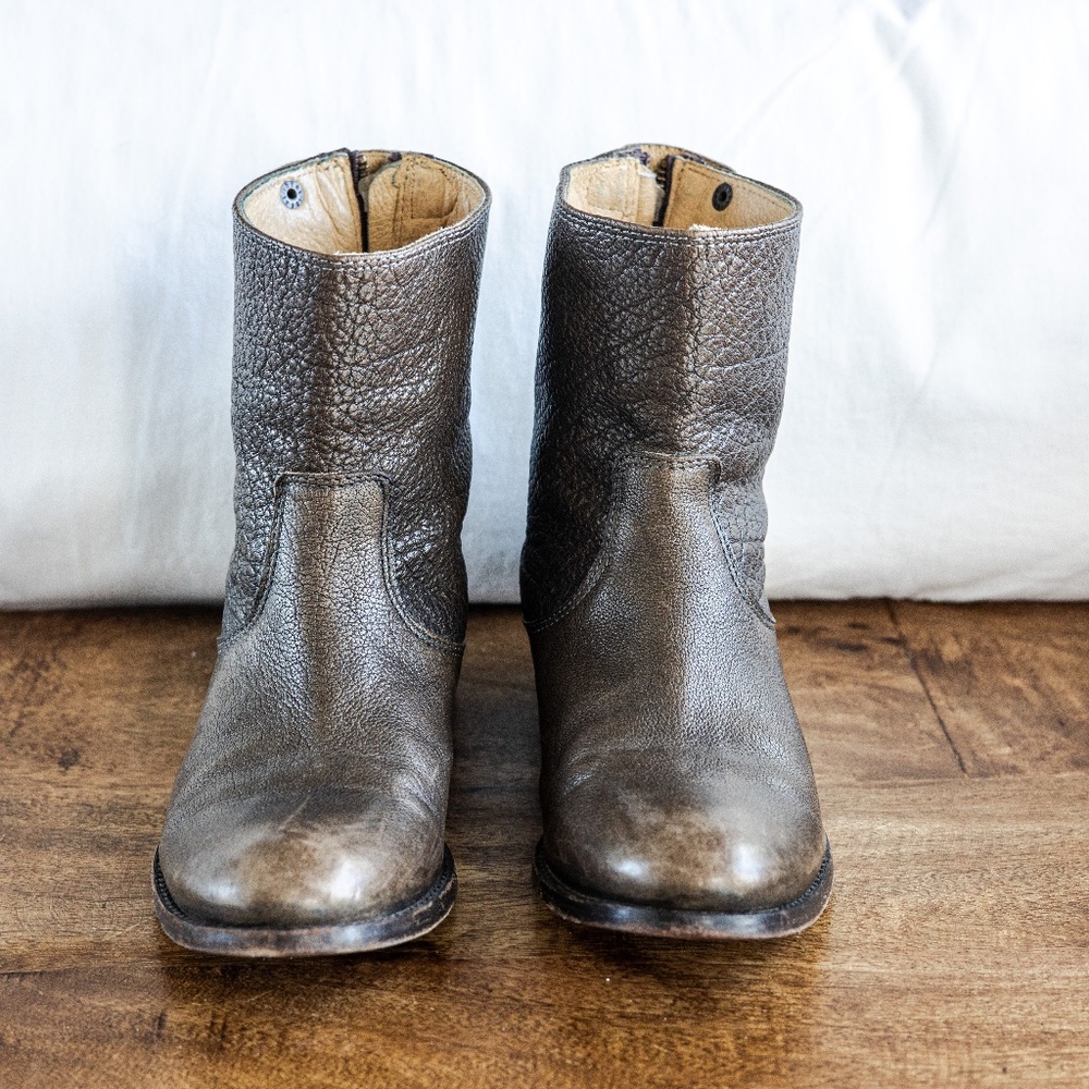 Frye Melissa Button Zip Ankle Boot Size 7